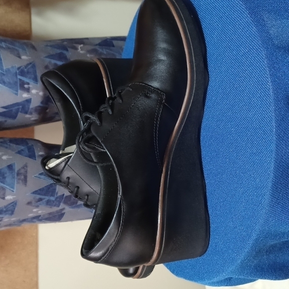 CLARK'S COLLECTION SERIES SIZE 10 IN A BEAUTIFUL BLACK ⚫️ LEATHER UPPERS - Picture 4 of 8